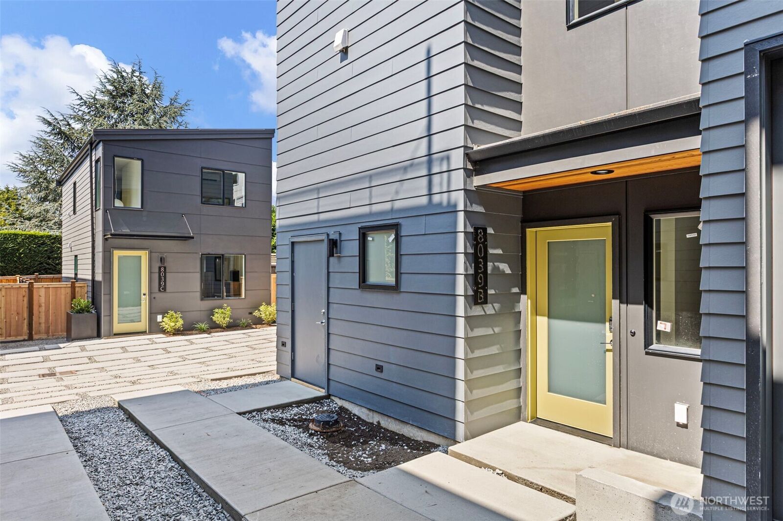 Property Photo:  8039  Wallingford Avenue N B  WA 98103 