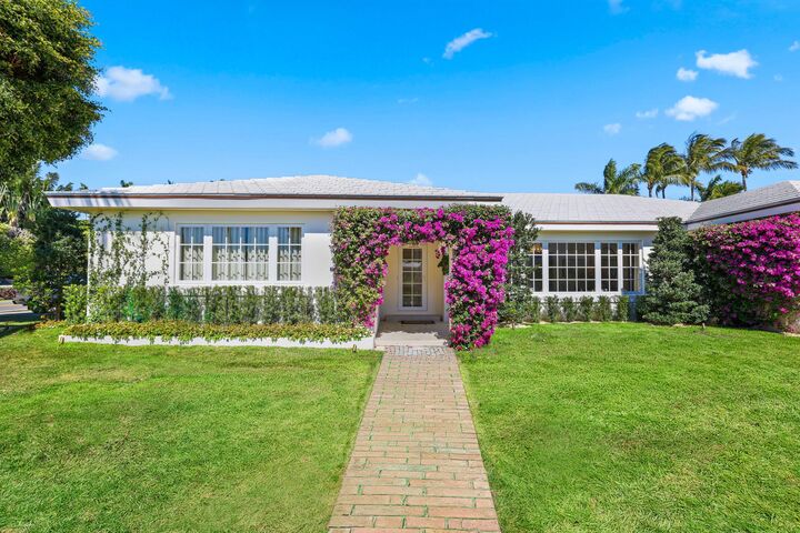 Property Photo:  257 Via Linda  FL 33480 