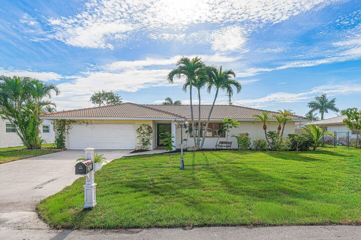 Property Photo: 2538 SW 13th Court FL 33426