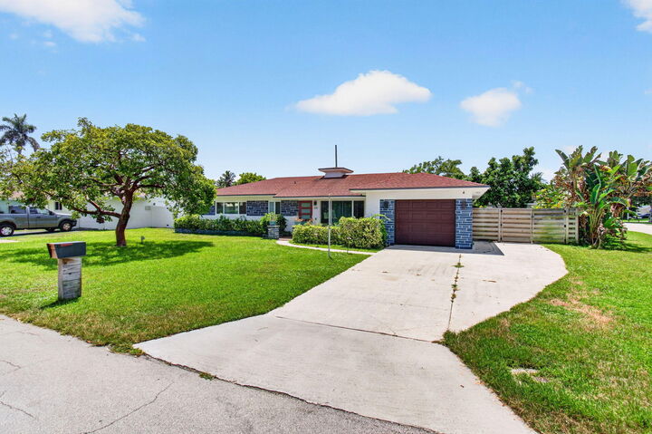 Property Photo:  200 NE 28th Terrace  FL 33431 