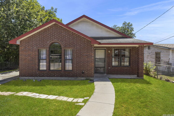 Property Photo: 114 Iroquois TX 78211