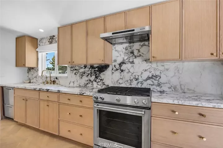 Property Photo:  268 E Bay Street  CA 92627 