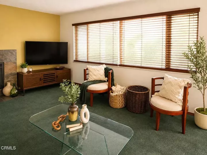 Property Photo:  184 Banner Avenue  CA 93004 