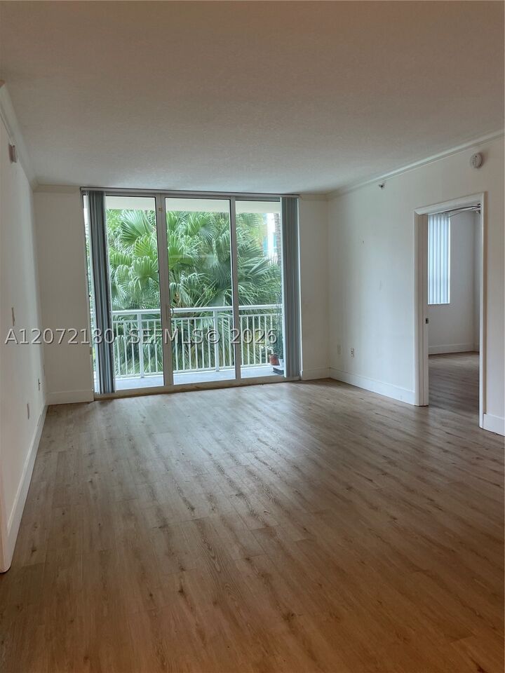 Property Photo:  2000 N Bayshore Dr 205  FL 33137 