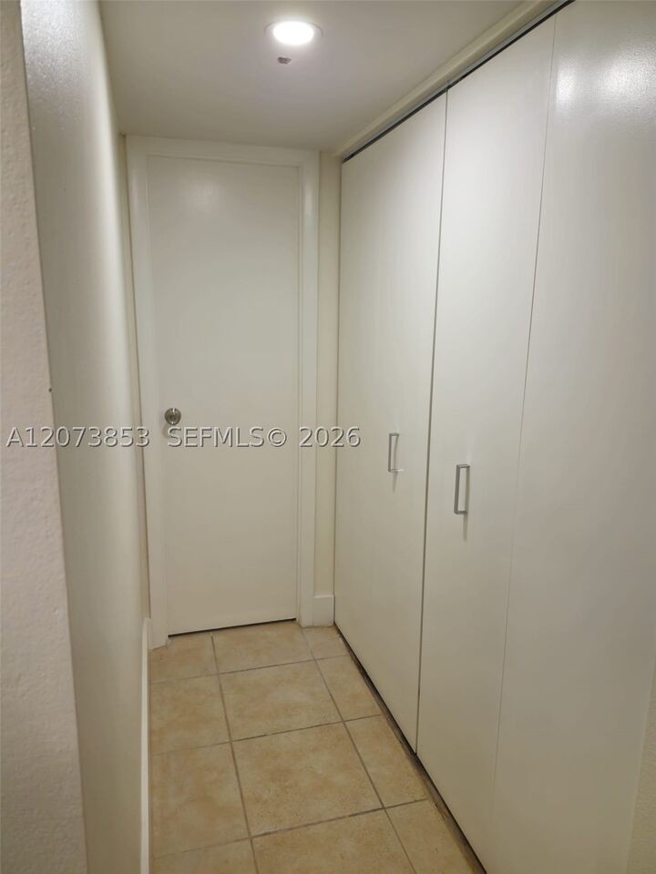Property Photo: 4800 NW 35th St 607 FL 33319