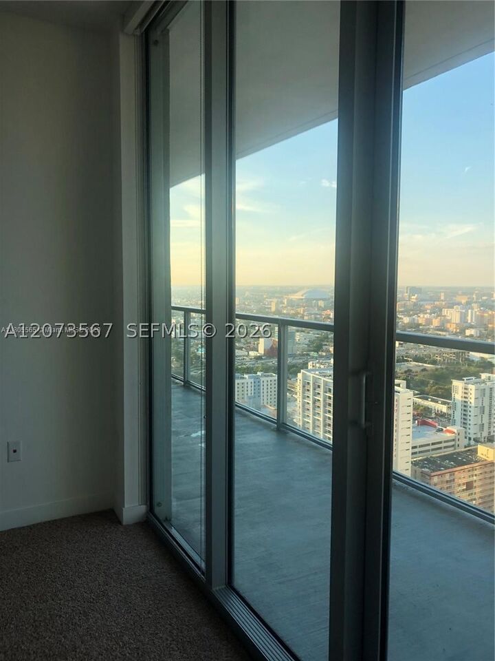 Property Photo:  1111 SW 1st Uph4021-  FL 33130 