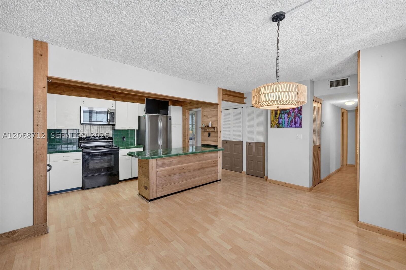 Property Photo: 3350 NE 192nd St 5H-B FL 33180