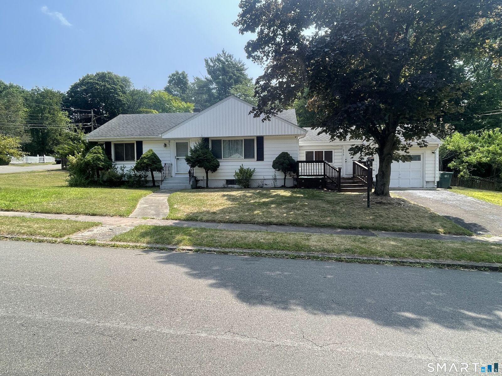 Property Photo:  225 Blue Hills Avenue  CT 06514 