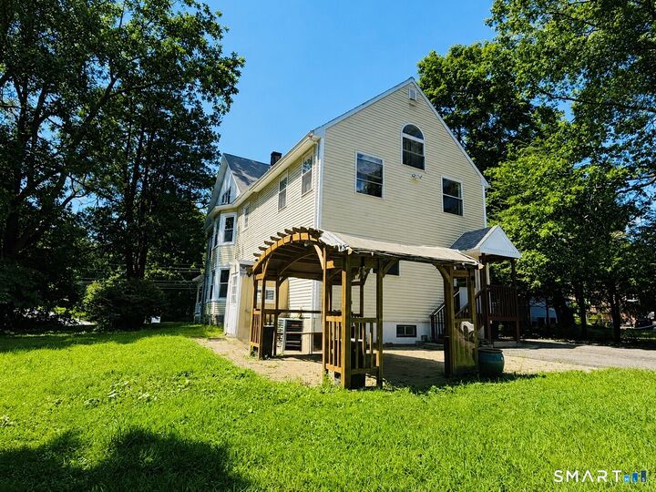 Property Photo:  1908 Stratfield Road  CT 06825 