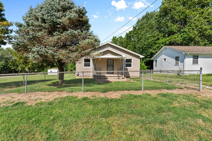 Property Photo: 2509 N Kellett Avenue MO 65803