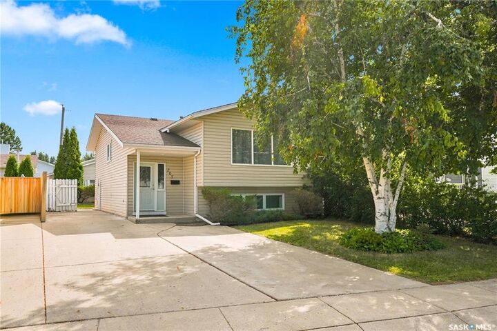 205 Imperial Street — photo 1