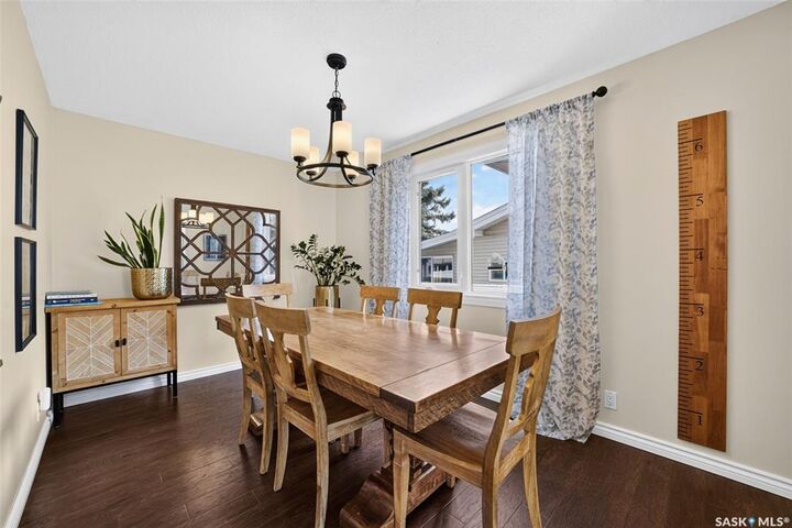 Property Photo:  15 Bauermeister Street  SK S4R 5N3 