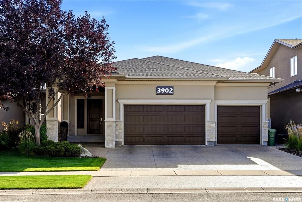 Property Photo: 3902 Goldfinch Way SK S4V 1S3