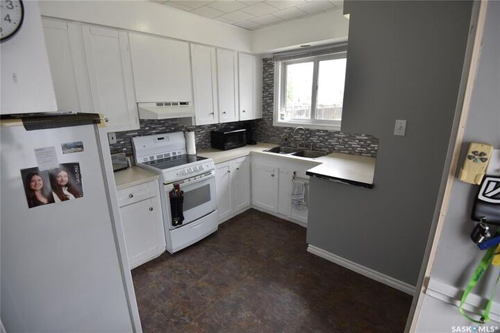 Property Photo:  415 8th Avenue W  SK S0E 1E0 