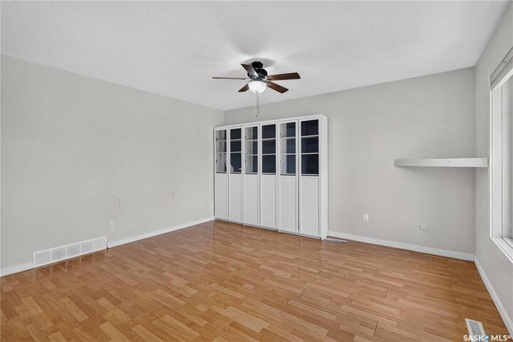 Property Photo:  738 Weldon Avenue  SK S7M 2V2 