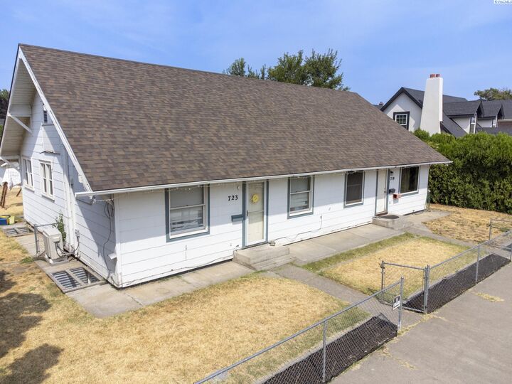 Property Photo:  719-723 W Clark St  WA 99301 