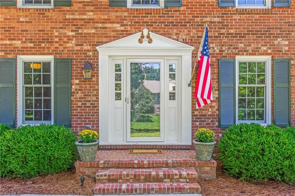 Property Photo: 1236 Sturbridge Avenue NC 27262