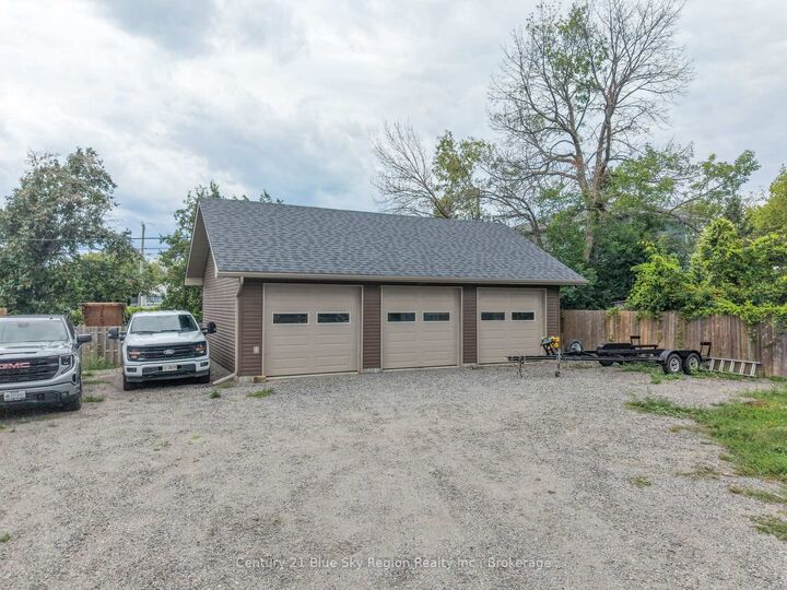 Photo de la propriété:  577 Douglas Street  ON P1B 5N7 