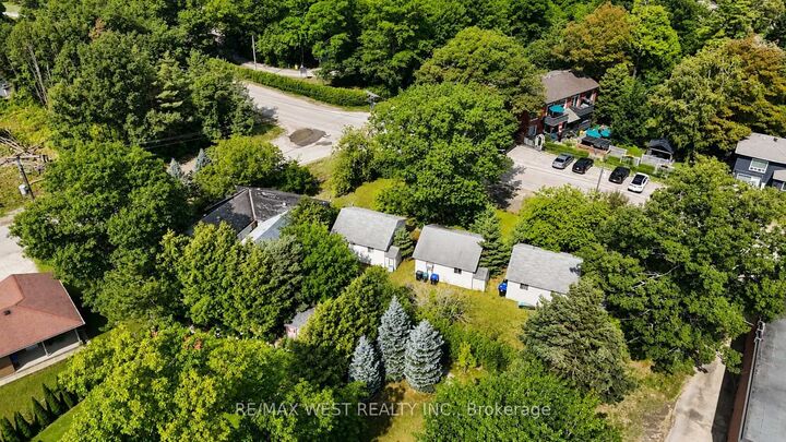 195 Dunkerron Avenue — photo 1