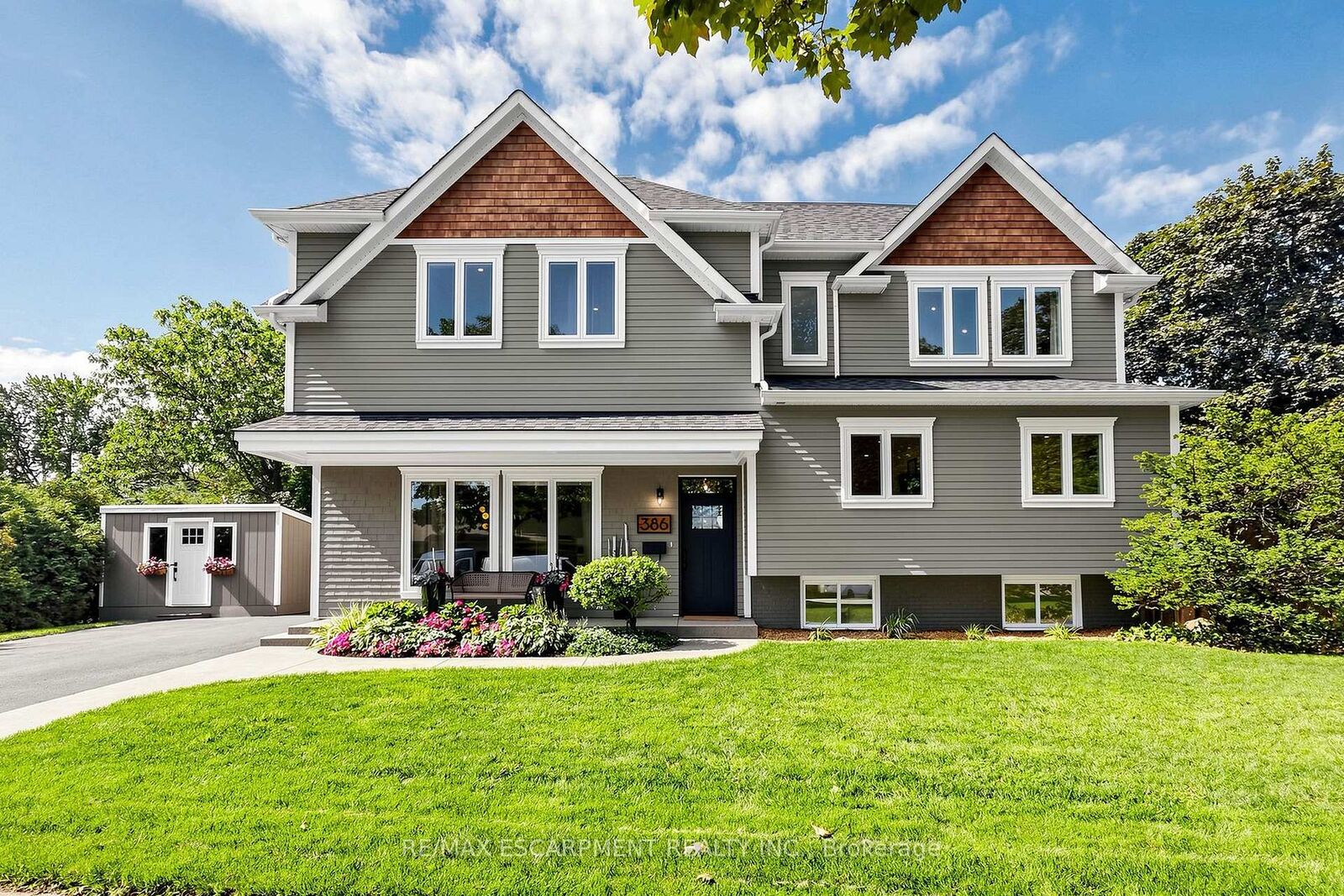 Property Photo: 386 Cosburn Crescent ON L7L 2W6