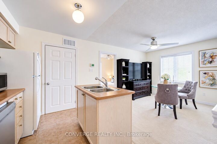 Property Photo:  29 Cardrew Street Coach House  ON L6B 1G2 