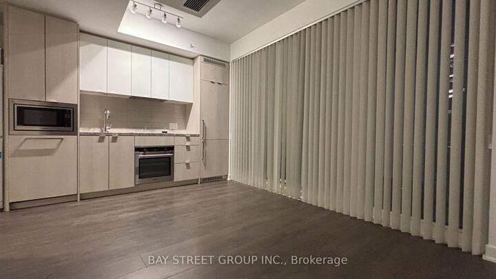 Property Photo:  115 Blue Jays Way 2208  ON M5V 0N4 