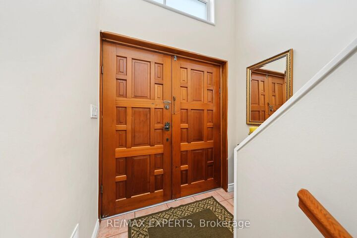 Property Photo:  37 Saint Lucie Drive  ON M9M 1S9 