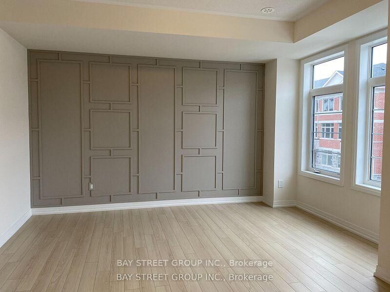 Photo de la propriété:  15 Sissons Way Suite 1  ON L6B 1R2 