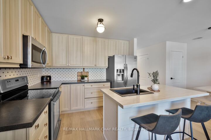 Property Photo:  6 Carnoustie Lane  ON L0K 1S0 