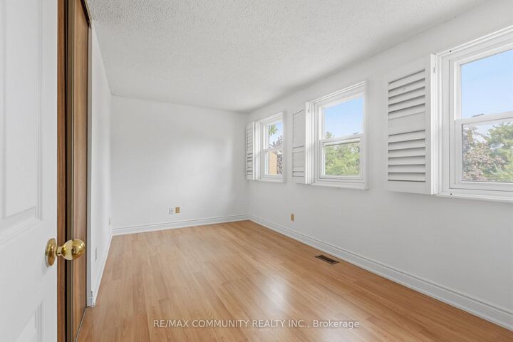 Property Photo: 1524 Amberlea Road S ON L1V 4T7