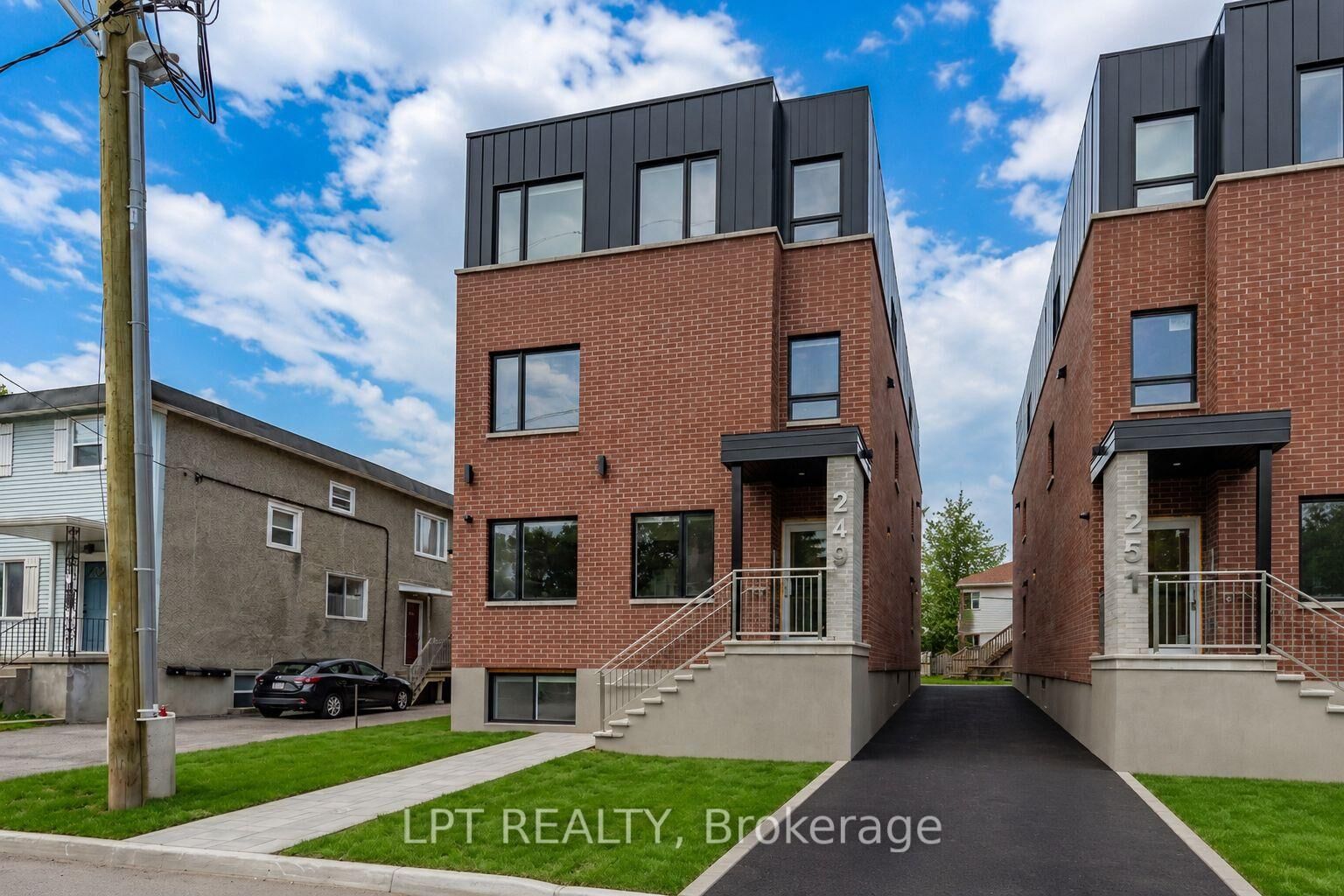 Property Photo: 249 Columbus Avenue 5 ON K1K 1P5