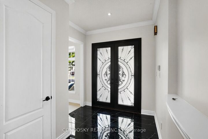 Property Photo: 3322 Fox Run Circle ON L6L 6W4
