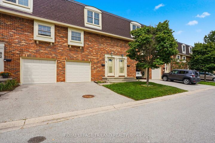 Property Photo: 900 Pond View Road 84 ON N5Z 4L7