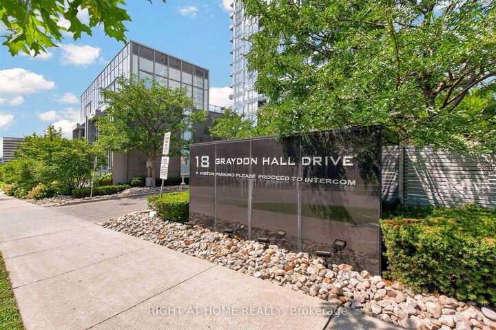 Property Photo: 18 Graydon Hall Drive 509 ON M3A 0A4