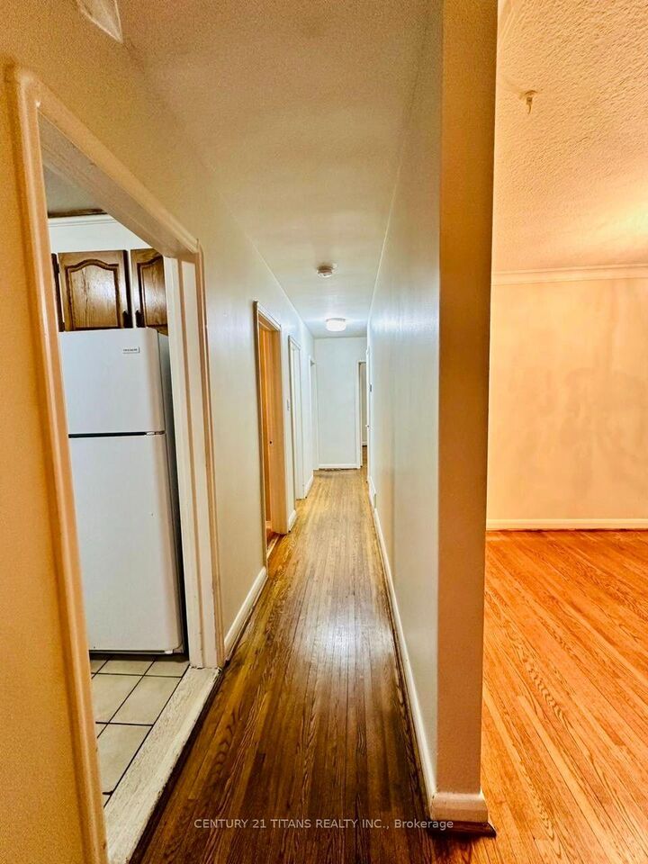 Property Photo:  40 Tedford Drive  ON M1R 1M1 
