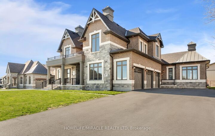 Property Photo: 61 Bonnie Brae Court ON L9L 1V1