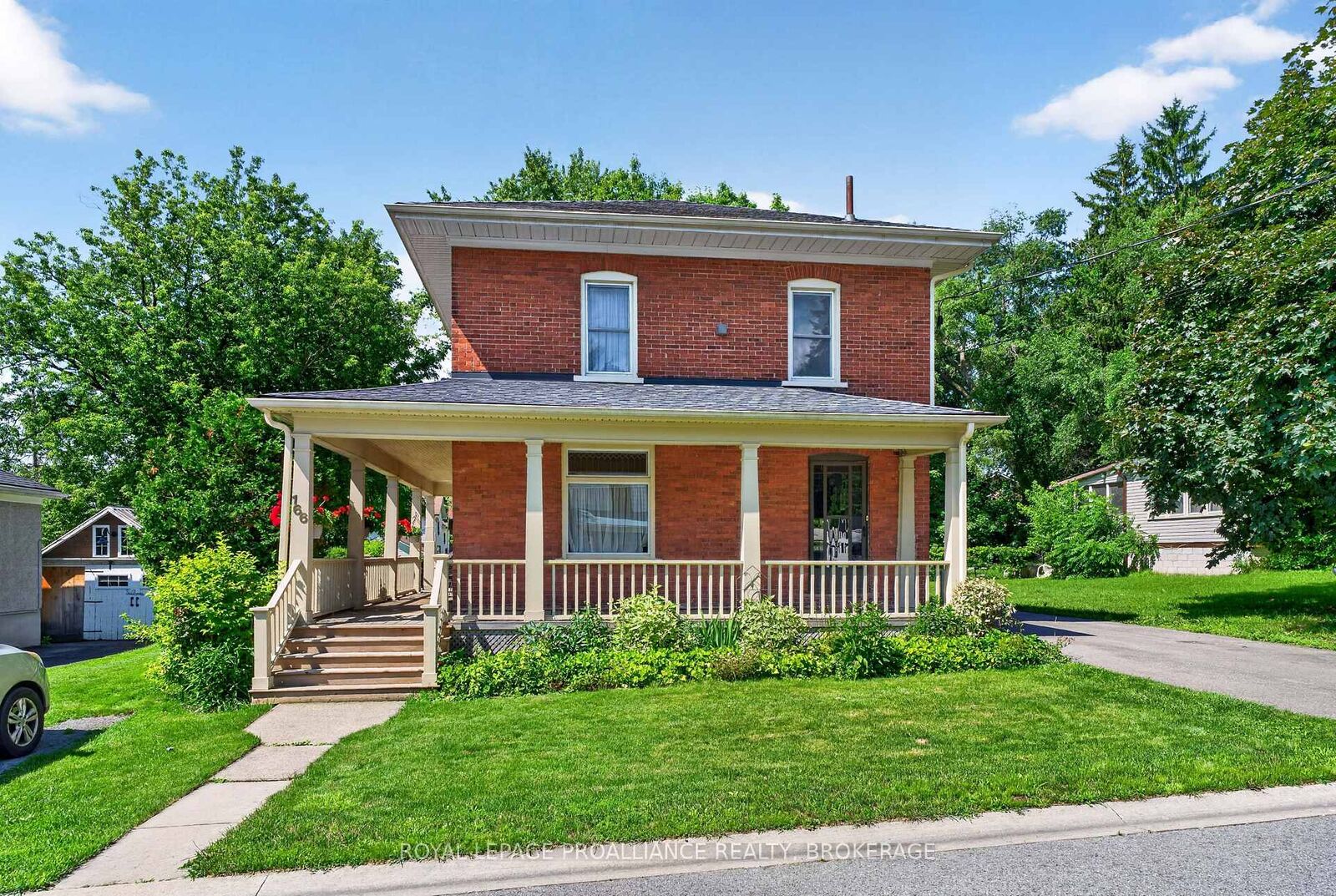 Property Photo:  166 Alma Avenue  ON K7R 1T8 
