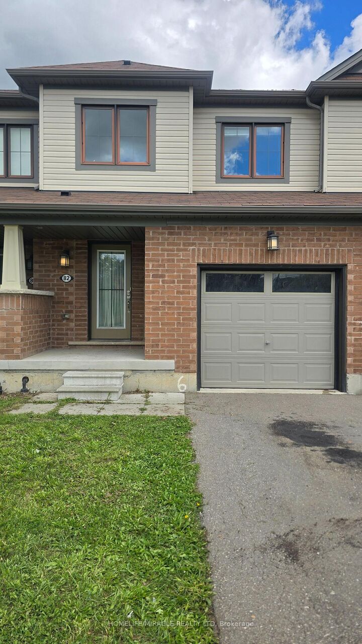 82 Scarletwood Street — photo 1