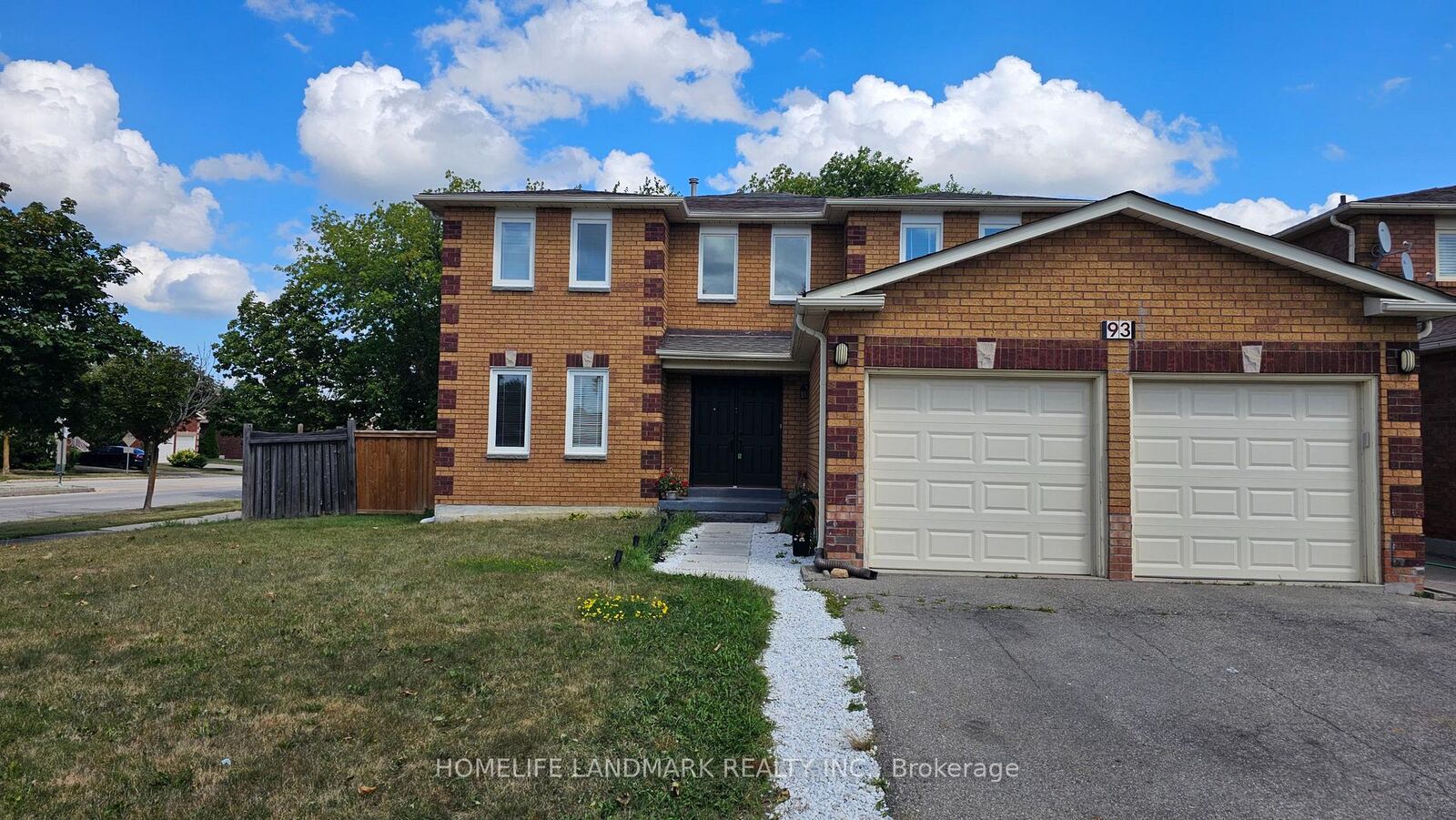 Property Photo:  93 Yorkland Street  ON L4C 9Z5 