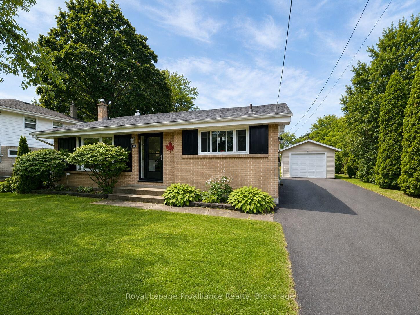 Property Photo:  32 Glen Road  ON K8P 4G1 
