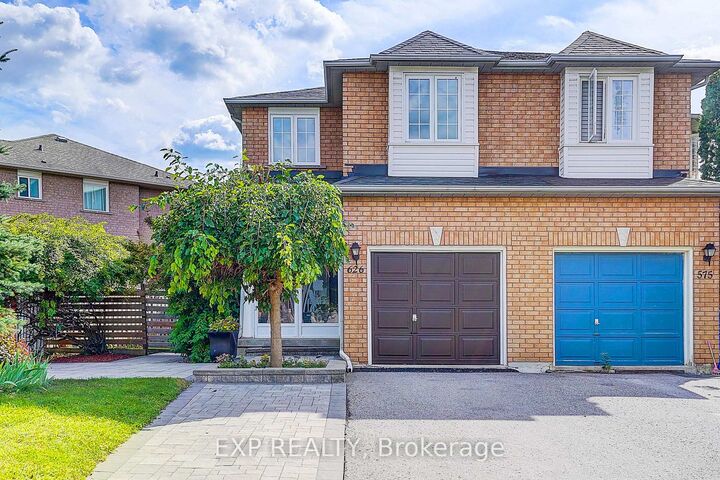 626 Walpole Crescent — photo 1