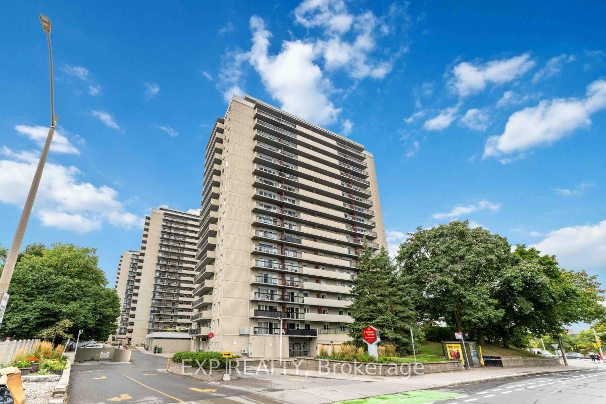 Property Photo:  158 B McArthur Avenue 1506  ON K1L 8C9 
