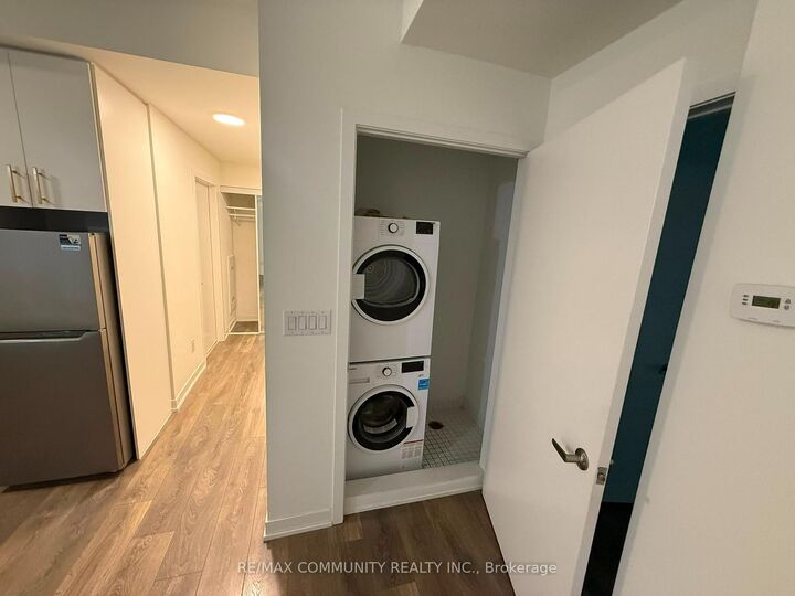 Property Photo:  130 Canon Jackson Drive 109  ON M6M 3Y4 