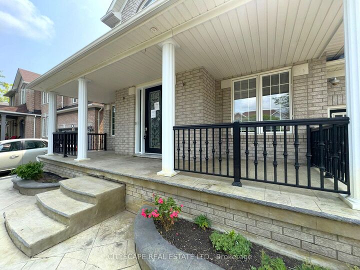 Property Photo: 19 Selhurst Drive ON L6P 1A2