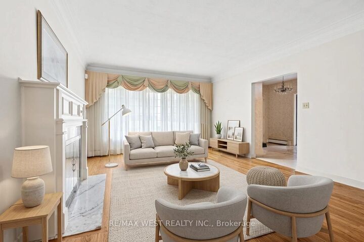 Property Photo: 1758 Rhodes Crescent ON K1H 5T2