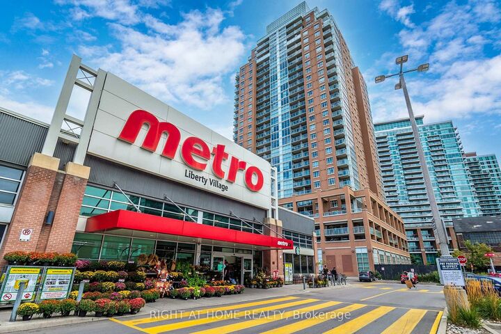 Photo de la propriété:  125 Western Battery Road 2415  ON M6K 3R8 