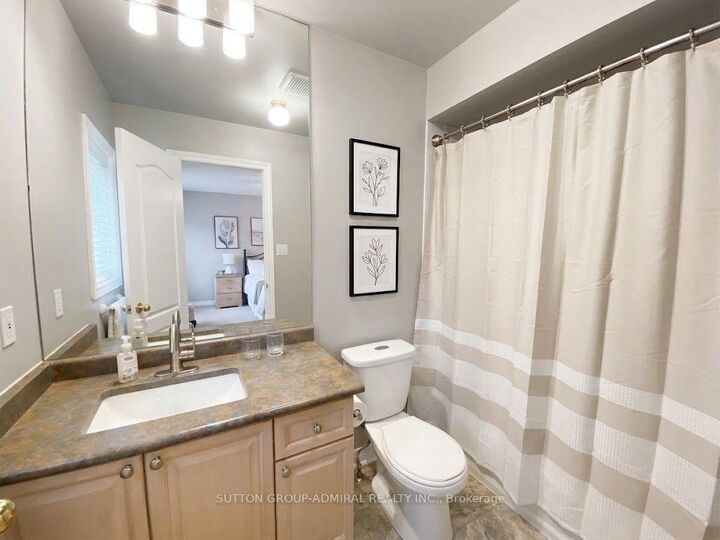 Property Photo:  593 Doubletree Lane Room 1  ON L3X 2L4 