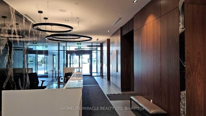 Property Photo:  7895 Jane Street 2914  ON L4K 2M7 