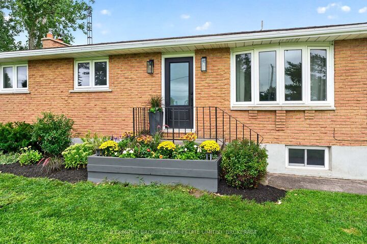 Property Photo:  62 Haig Road  ON K7G 2V4 