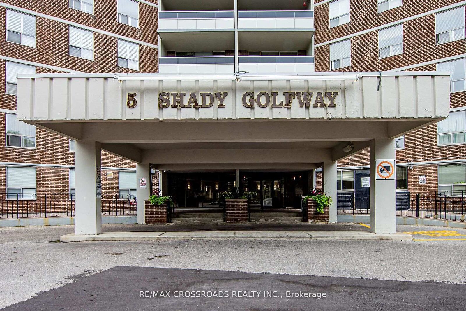 Property Photo:  5 Shady Golfway SW 205  ON M3C 3A5 